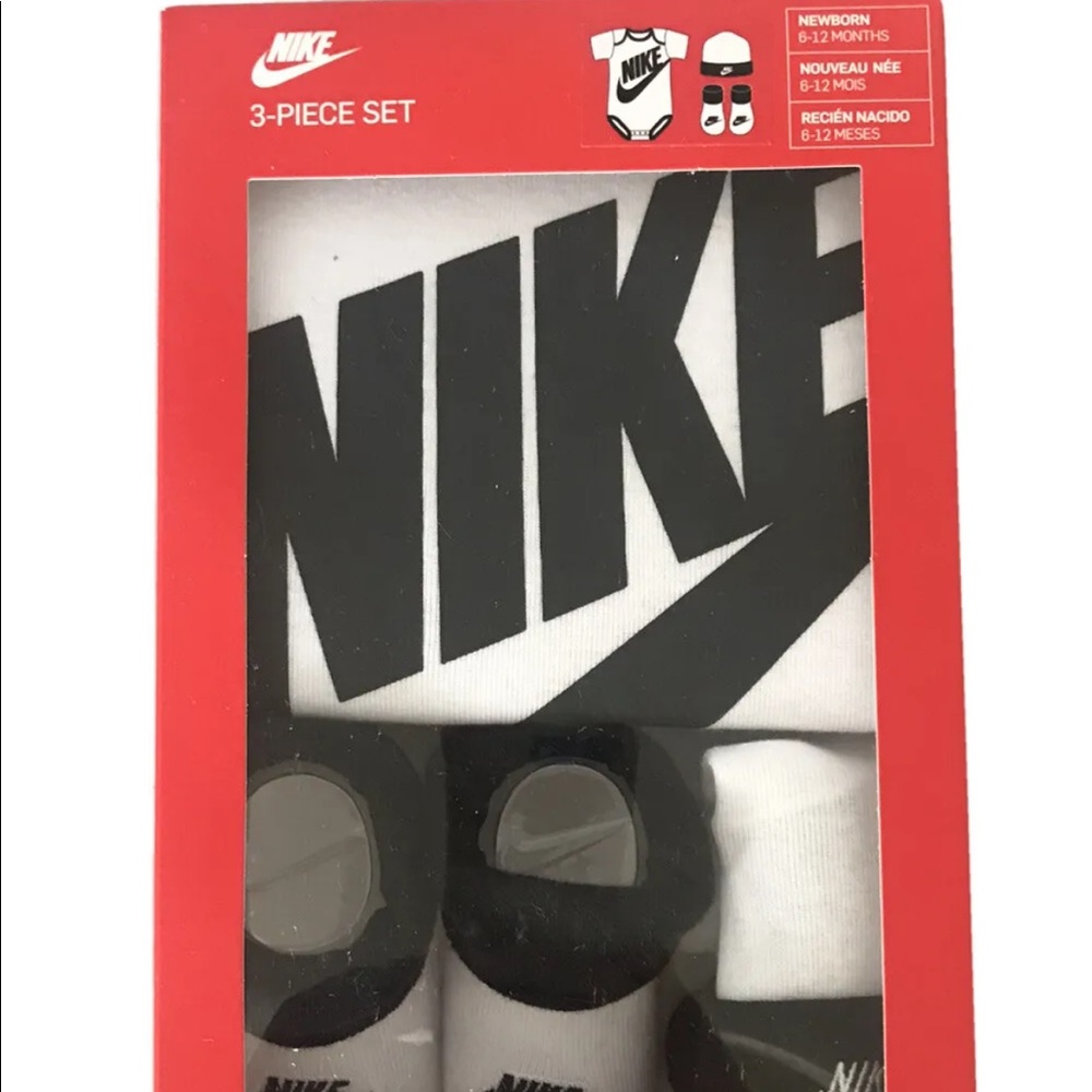Nike Sportswear Baby Bodysuit Beanie Booties 3 Piece Box Set Black White 6-12 Mo